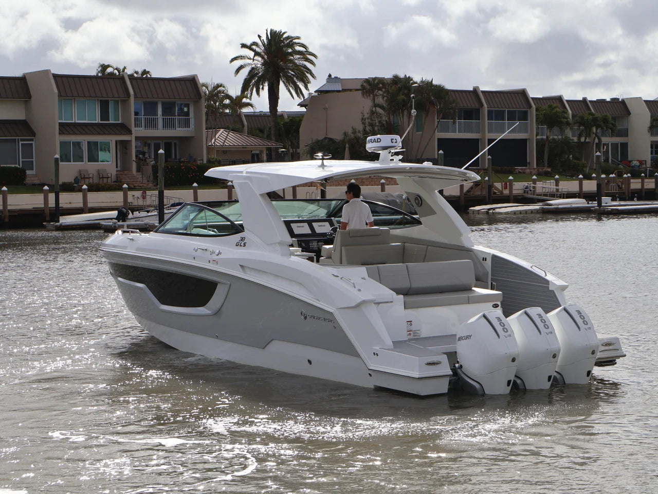 2026 Cruisers Yachts 38 GLS Outboard 38.0 feet, Naples, Florida #4
