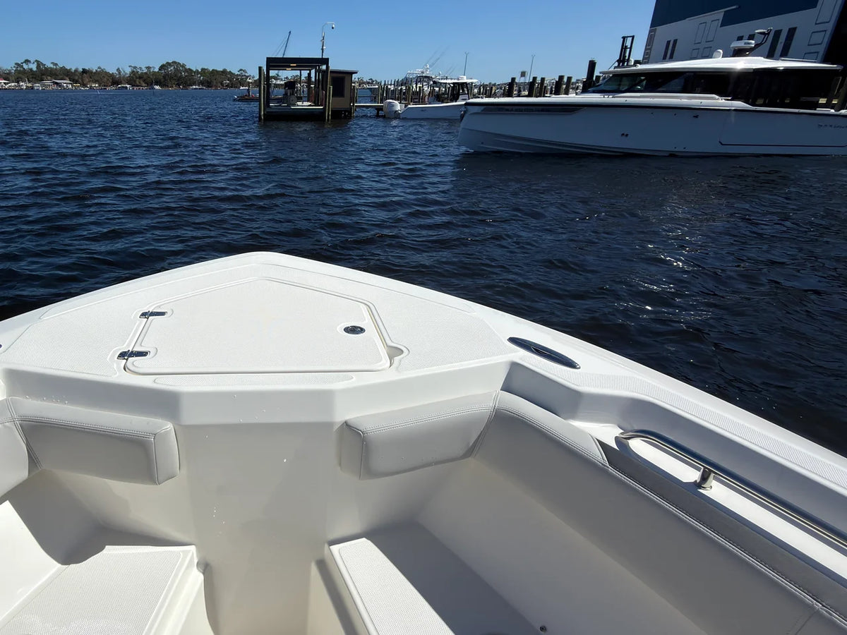 2027 Boston Whaler 330 Outrage 33.0 feet, Panama City, FL #9