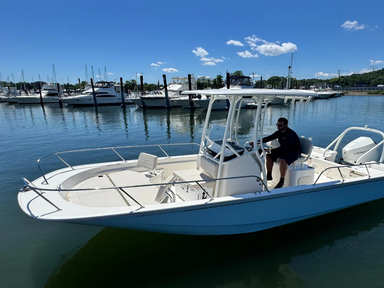 2026 Boston Whaler 210 Montauk 21.0 feet, Huntington, NY #4