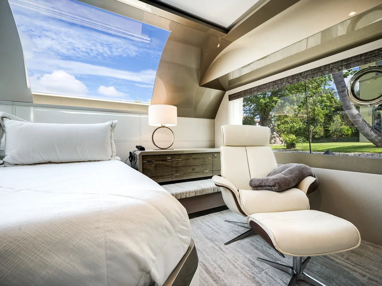 2025 Ocean Alexander 27R 88.0 feet, Fort Lauderdale, FL #43