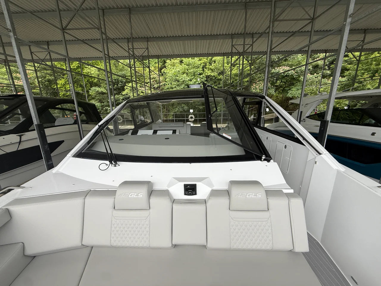 2027 Cruisers Yachts 42 GLS Outboard 42.0 feet, Lake Ozark, Missouri #13