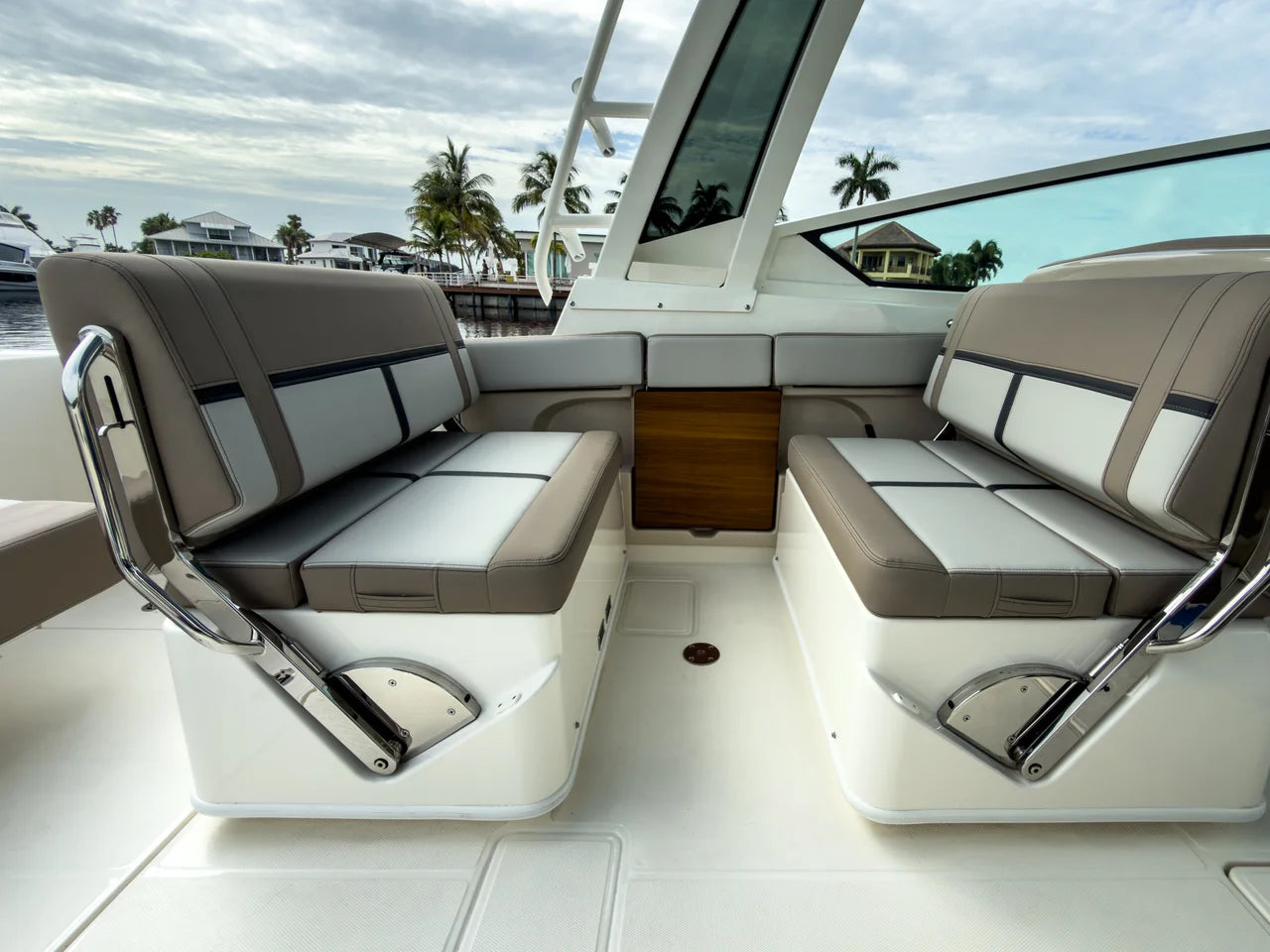 2027 Boston Whaler 330 Vantage 33.0 feet, Fort Myers, FL #11