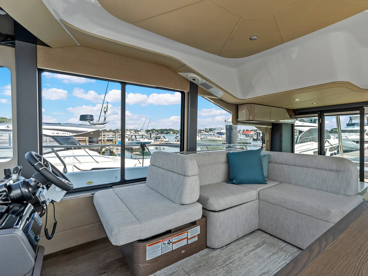 2027 Cruisers Yachts 50 FLY 50.0 feet, Quincy, MA #21