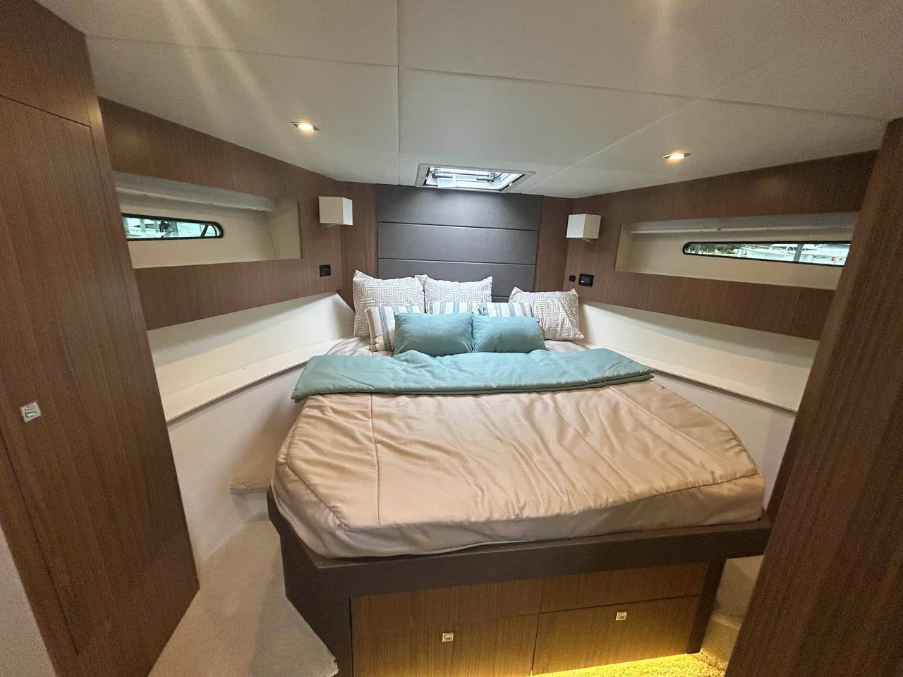 2026 Cruisers Yachts 42 Cantius 42.0 feet, Grasonville, MD #53