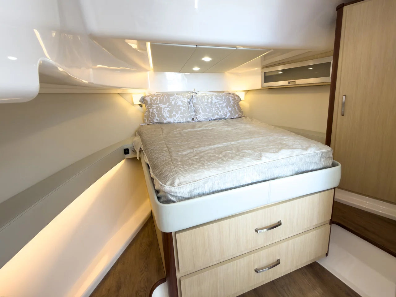 2024 Regal 36 XO 36.0 feet, Fort Myers, FL #19