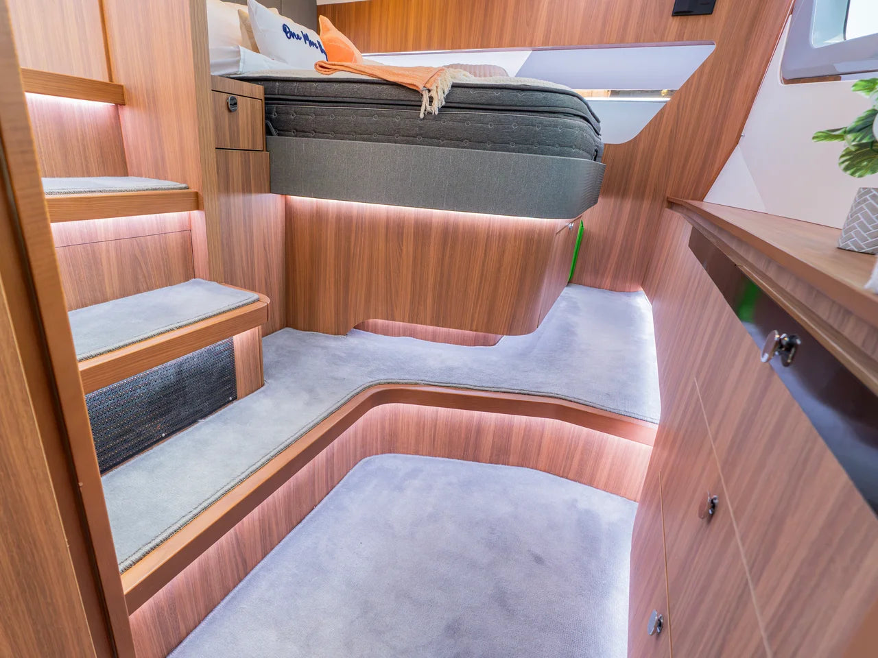 2025 Aquila 46 COUPE 46.0 feet, St Petersburg, FL #38