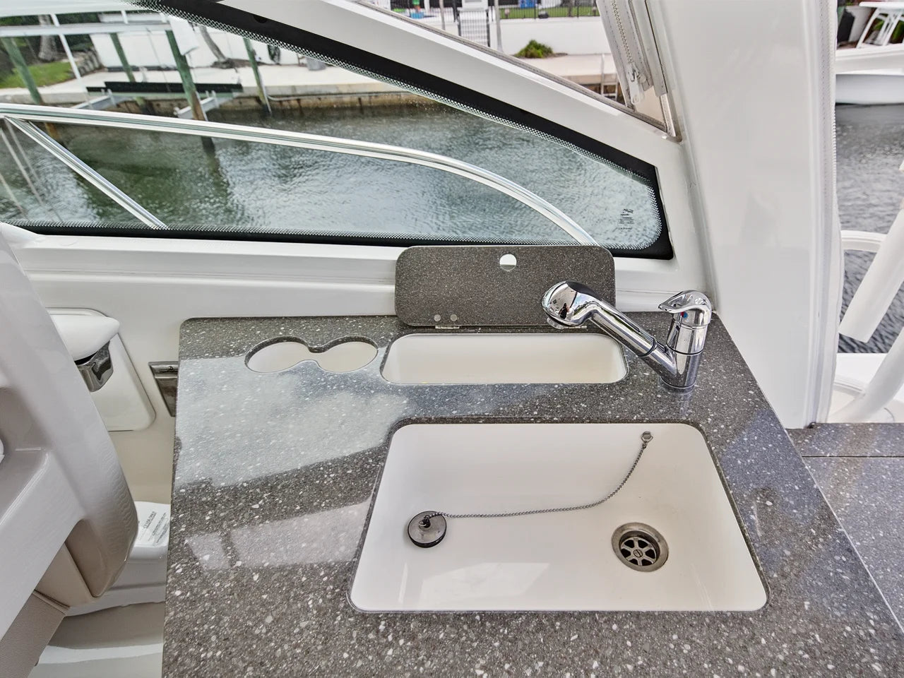 2018 Boston Whaler 345 CONQUEST 34.0 feet, Stuart, Florida #32