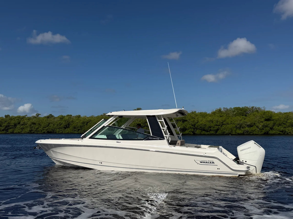 2027 Boston Whaler 330 Vantage 33.0 feet, Fort Myers, FL #1