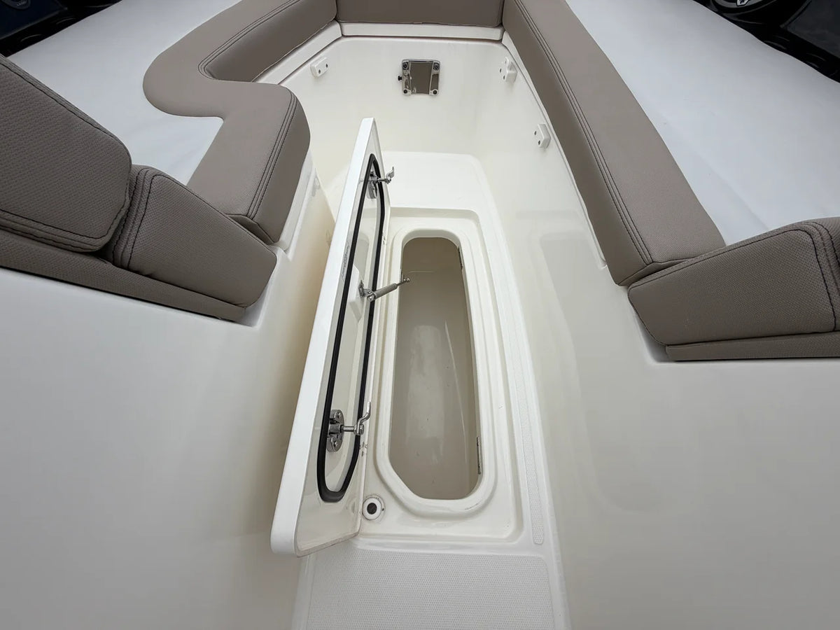 2026 Boston Whaler 330 Vantage 33.0 feet, Charleston, SC #53