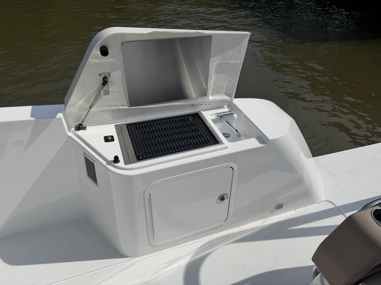 2026 Cruisers Yachts 38 VTR 38.0 feet, Lake Ozark, Missouri #14