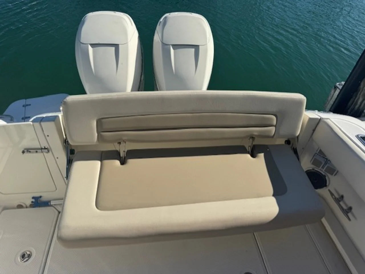 2016 Boston Whaler 320 VANTAGE 32.0 feet, Miami, FL #24