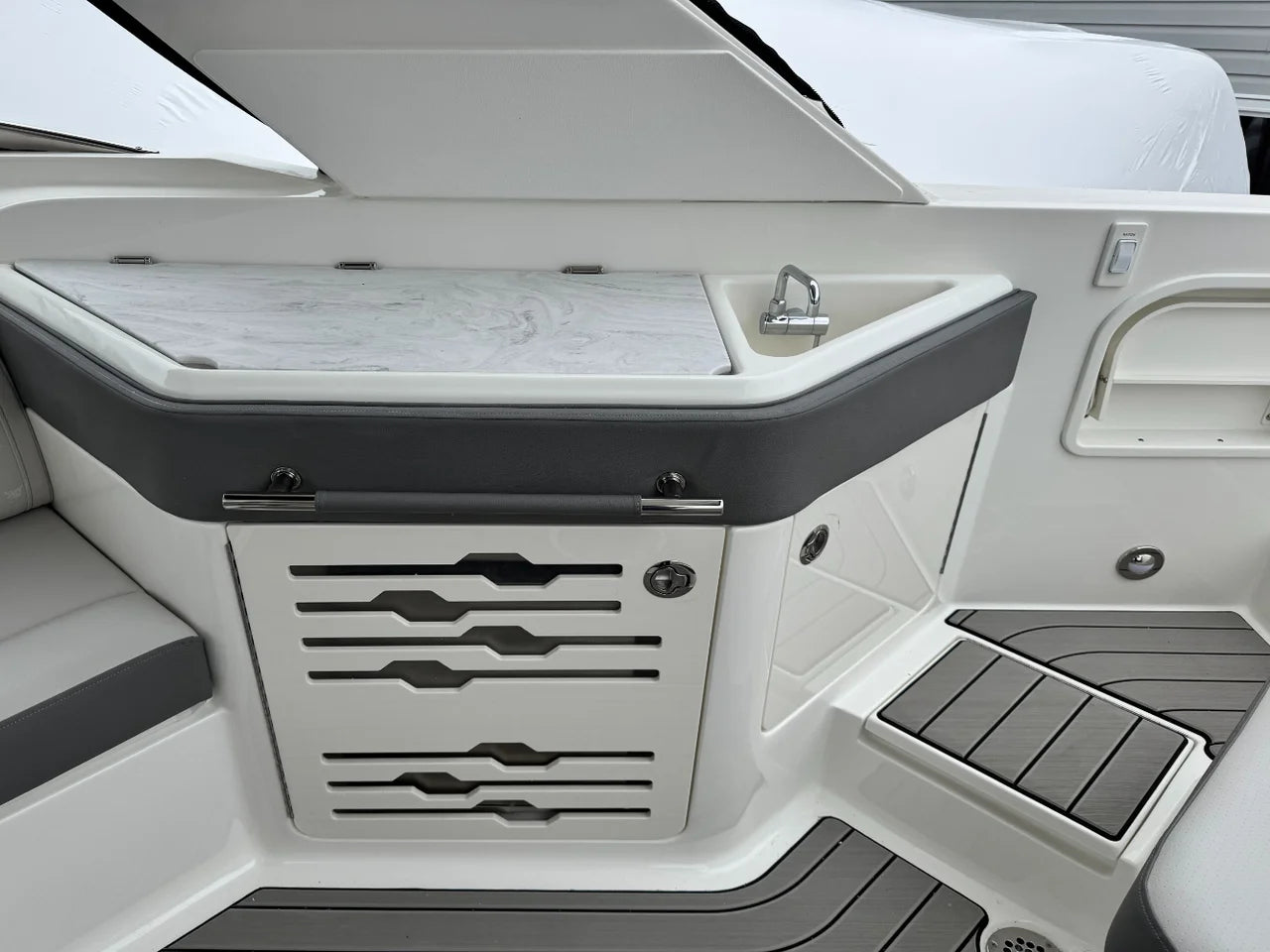 2026 Sea Ray SLX 310 Outboard 31.0 feet, Huntington, NY #22