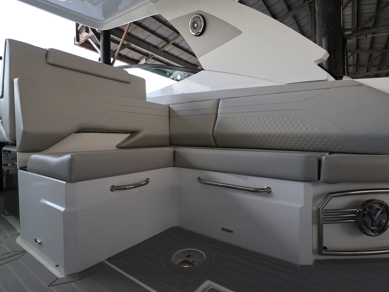 2026 Cruisers Yachts 38 GLS Outboard 38.0 feet, Naples, Florida #19