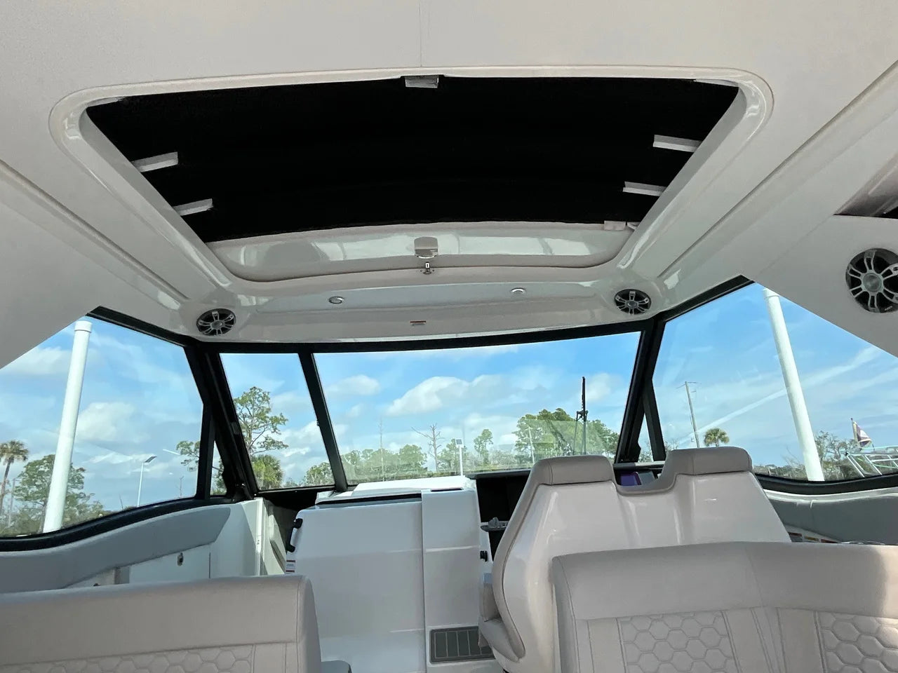2024 Sea Ray 320 SUNDANCER OB 34.0 feet, Jacksonville Beach, Florida #15
