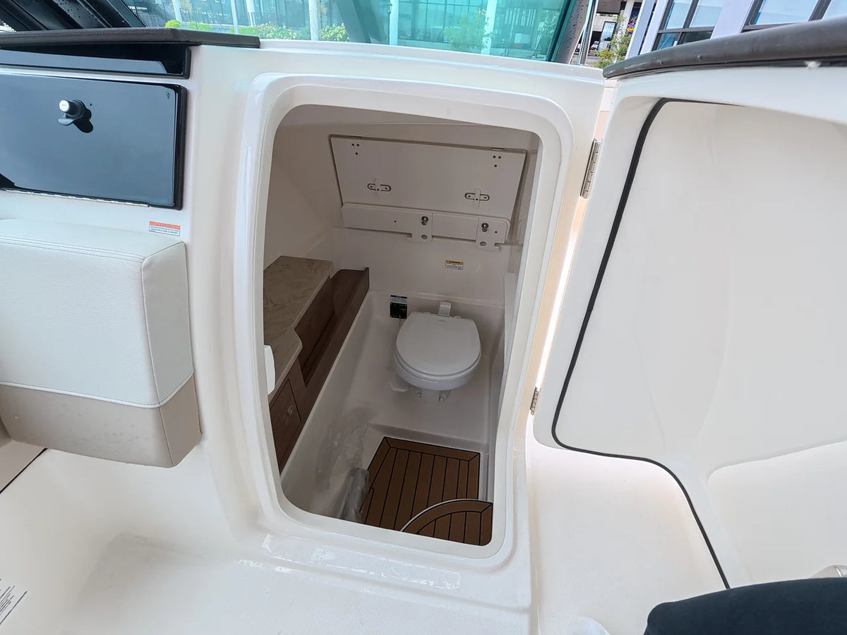 2027 Boston Whaler 280 Vantage 28.0 feet, Norwalk, Connecticut #26