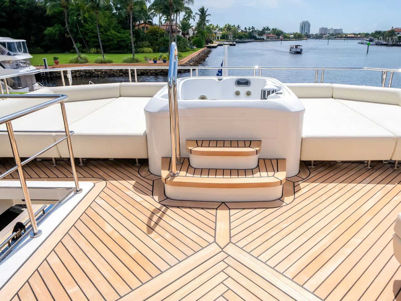 2025 Ocean Alexander 27R 88.0 feet, Fort Lauderdale, FL #95