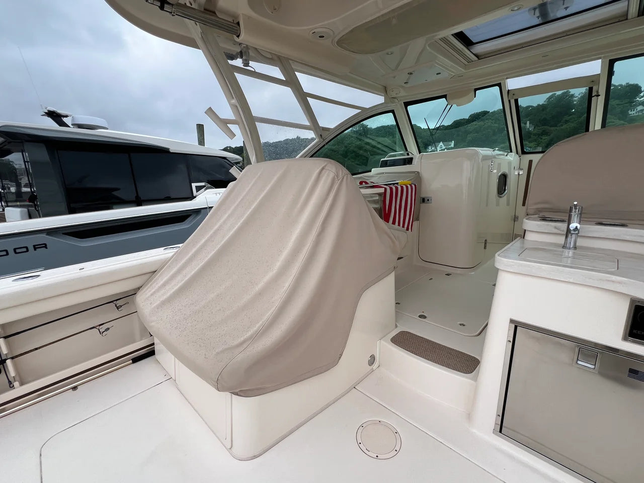 2017 Grady-White 375 FREEDOM 37.0 feet, Huntington, NY #18