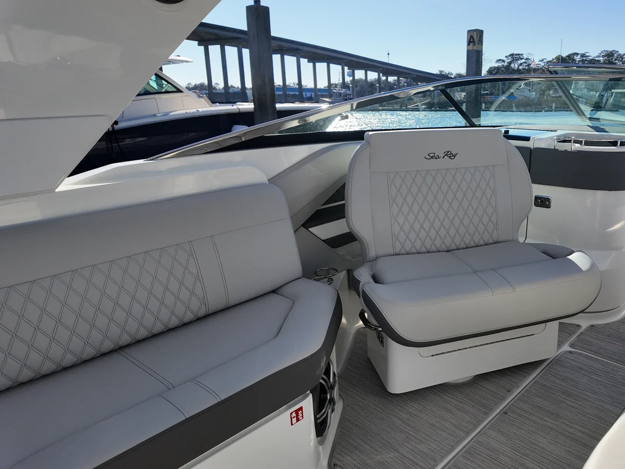 2026 Sea Ray SLX 310 Outboard 31.0 feet, Thunderbolt, GA #18