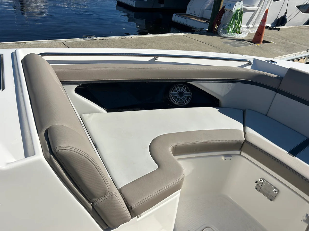2027 Boston Whaler 330 Vantage 33.0 feet, Pensacola, Florida #32