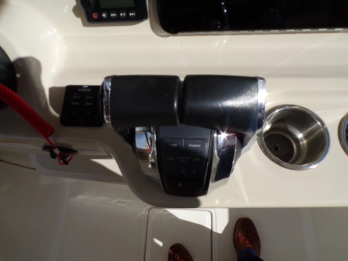 2019 Boston Whaler 250 OUTRAGE 25.0 feet, Naples, FL #36