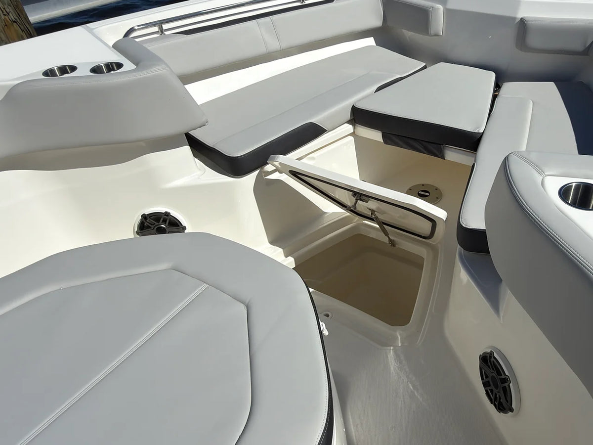 2027 Boston Whaler 330 Outrage 33.0 feet, Panama City, FL #14