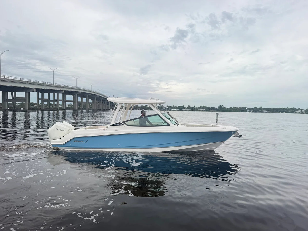 2027 Boston Whaler 280 Vantage 28.0 feet, Stuart, Florida #1