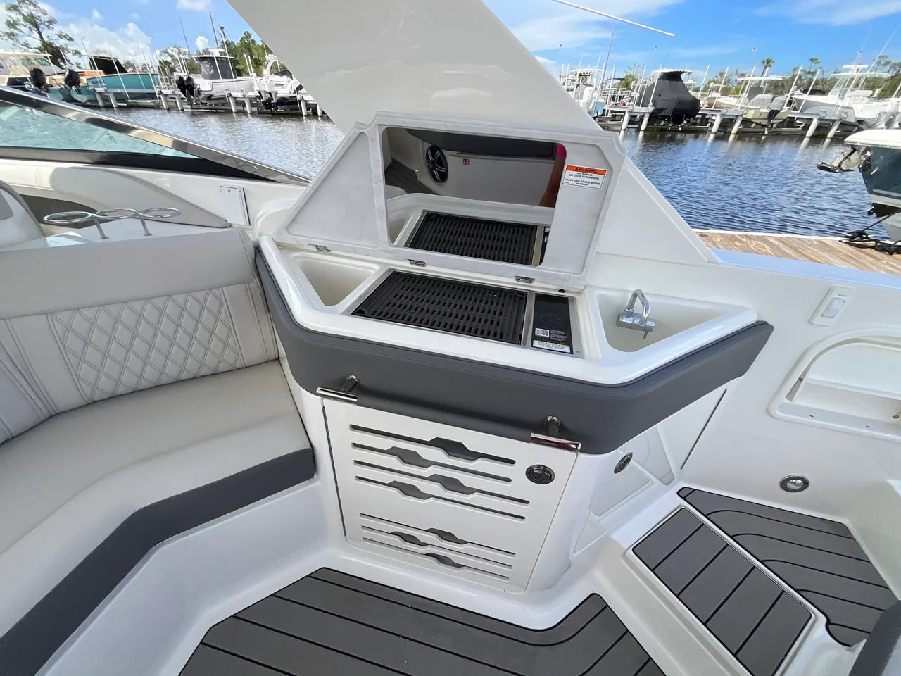 2027 Sea Ray SLX 310 Outboard 31.0 feet, Jacksonville Beach, Florida #12