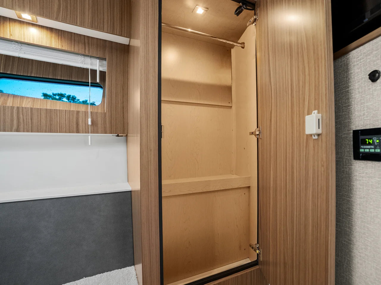 2025 Cruisers Yachts 50 Cantius 50.0 feet, St. Petersburg, Florida #53