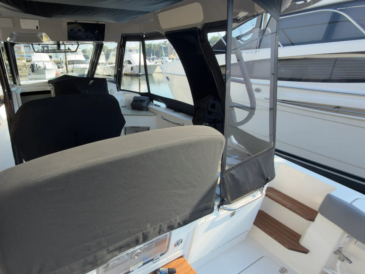 2025 Boston Whaler 350 REALM 35.0 feet, Greenwich, CT #43