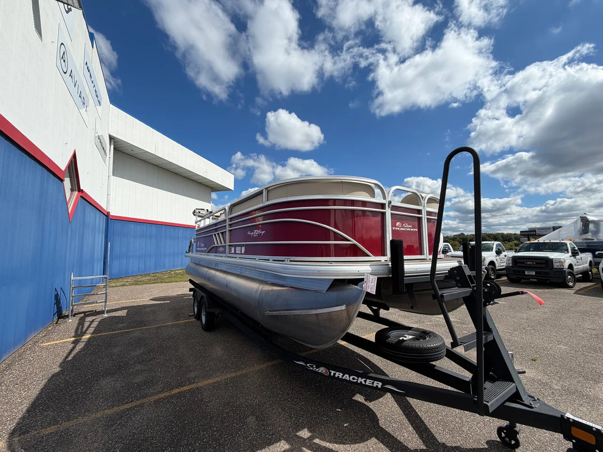 2023 Tracker 210 SUNTRACKER 21.0 feet, Excelsior, Minnesota #1