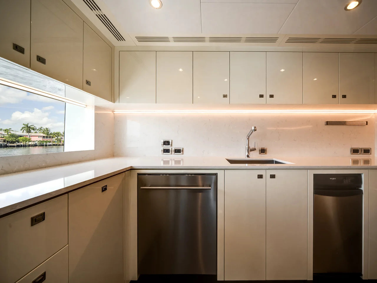 2025 Ocean Alexander 27R 88.0 feet, Fort Lauderdale, FL #32