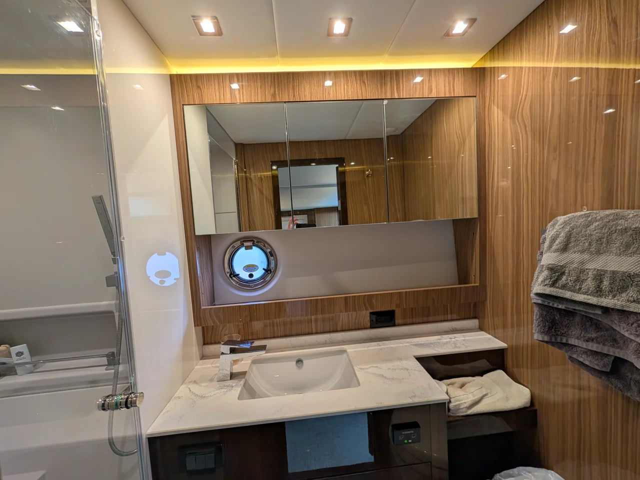 2022 Cruisers Yachts 54 Cantius 54.0 feet, Grasonville, MD #38