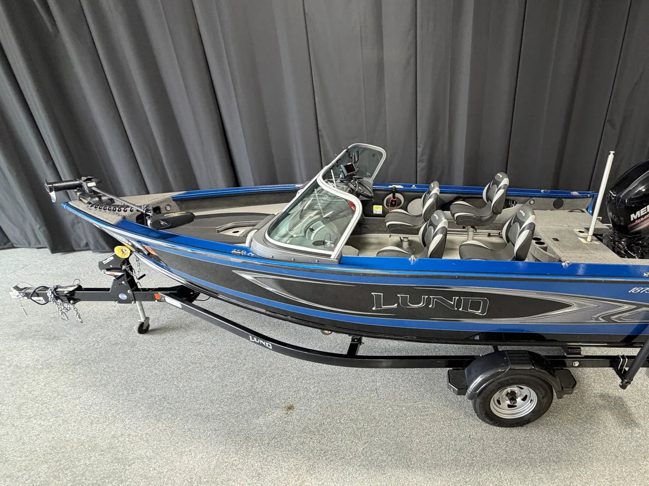 2017 Lund 1875 CROSSOVER XS 18.0 feet, Nisswa, Minnesota #2