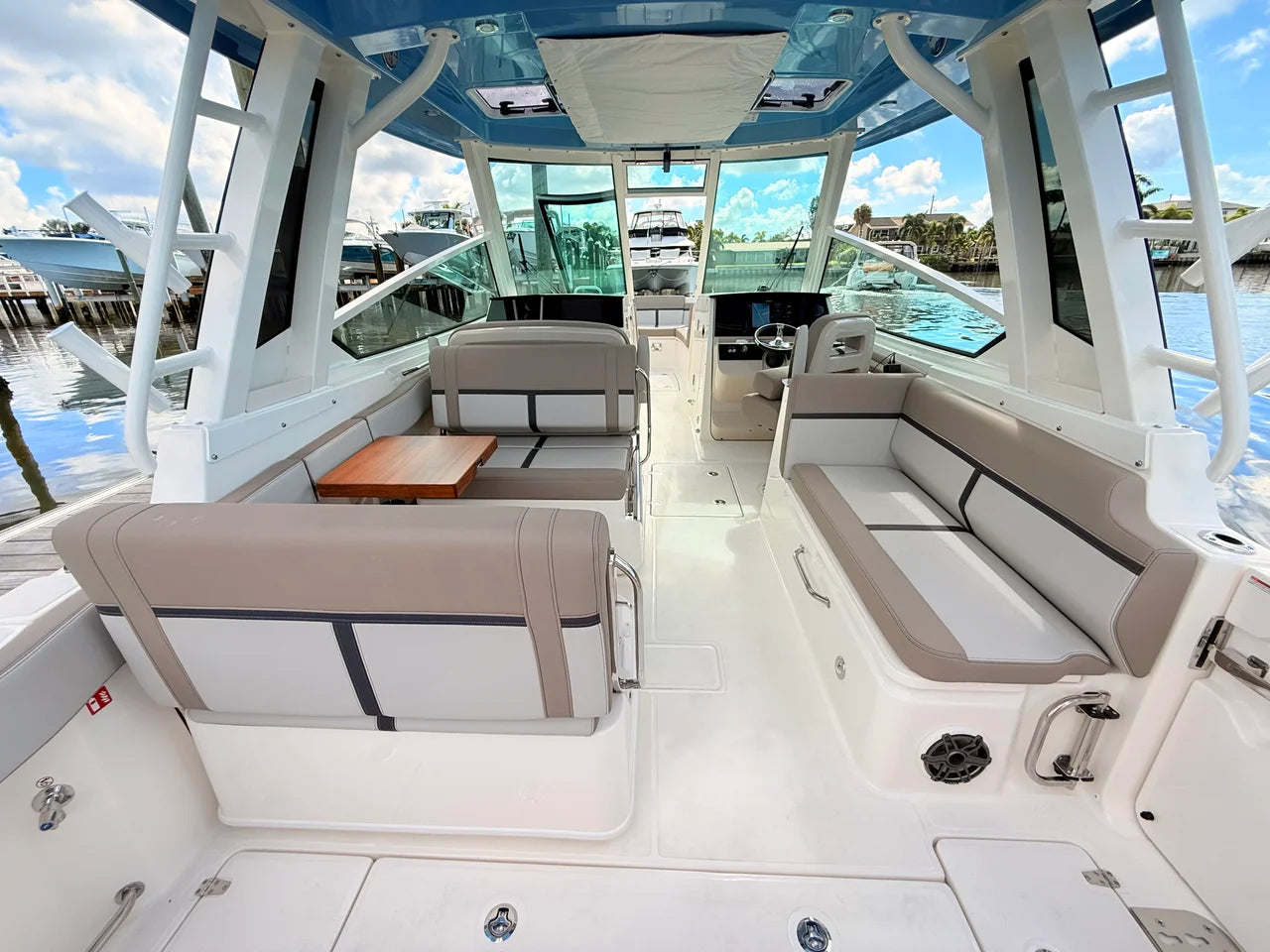 2027 Boston Whaler 330 Vantage 33.0 feet, St Petersburg, FL #42