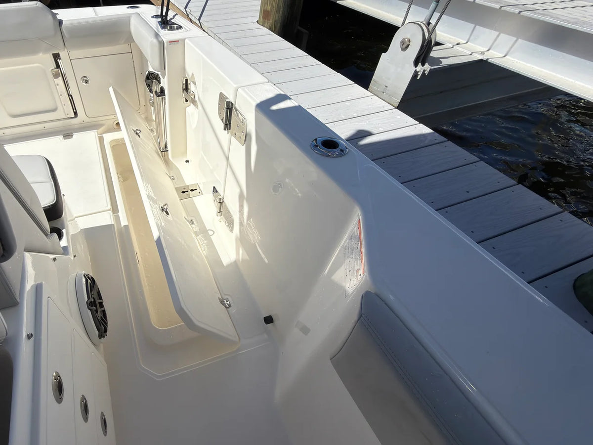 2027 Boston Whaler 330 Outrage 33.0 feet, Panama City, FL #36