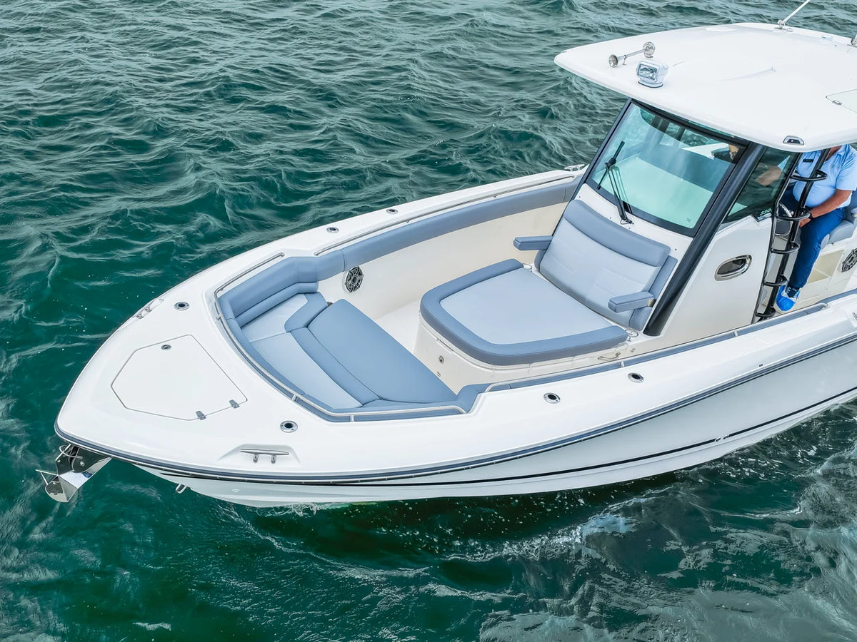 2026 Boston Whaler 330 Outrage 33.0 feet, Clearwater, Florida #18