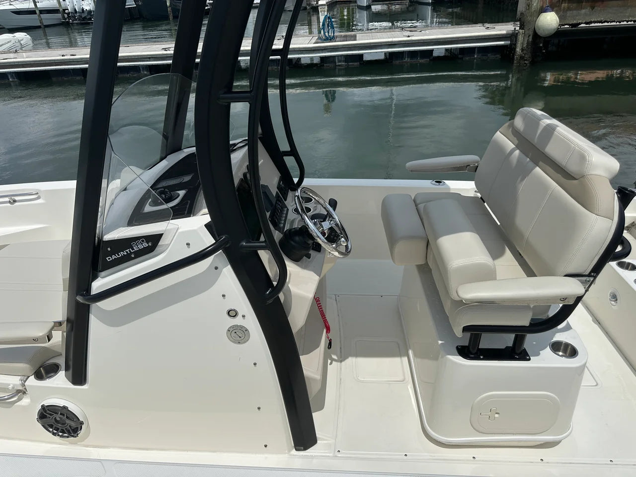 2023 Boston Whaler 220 DAUNTLESS 22.0 feet, Wrightsville Beach, North Carolina #12