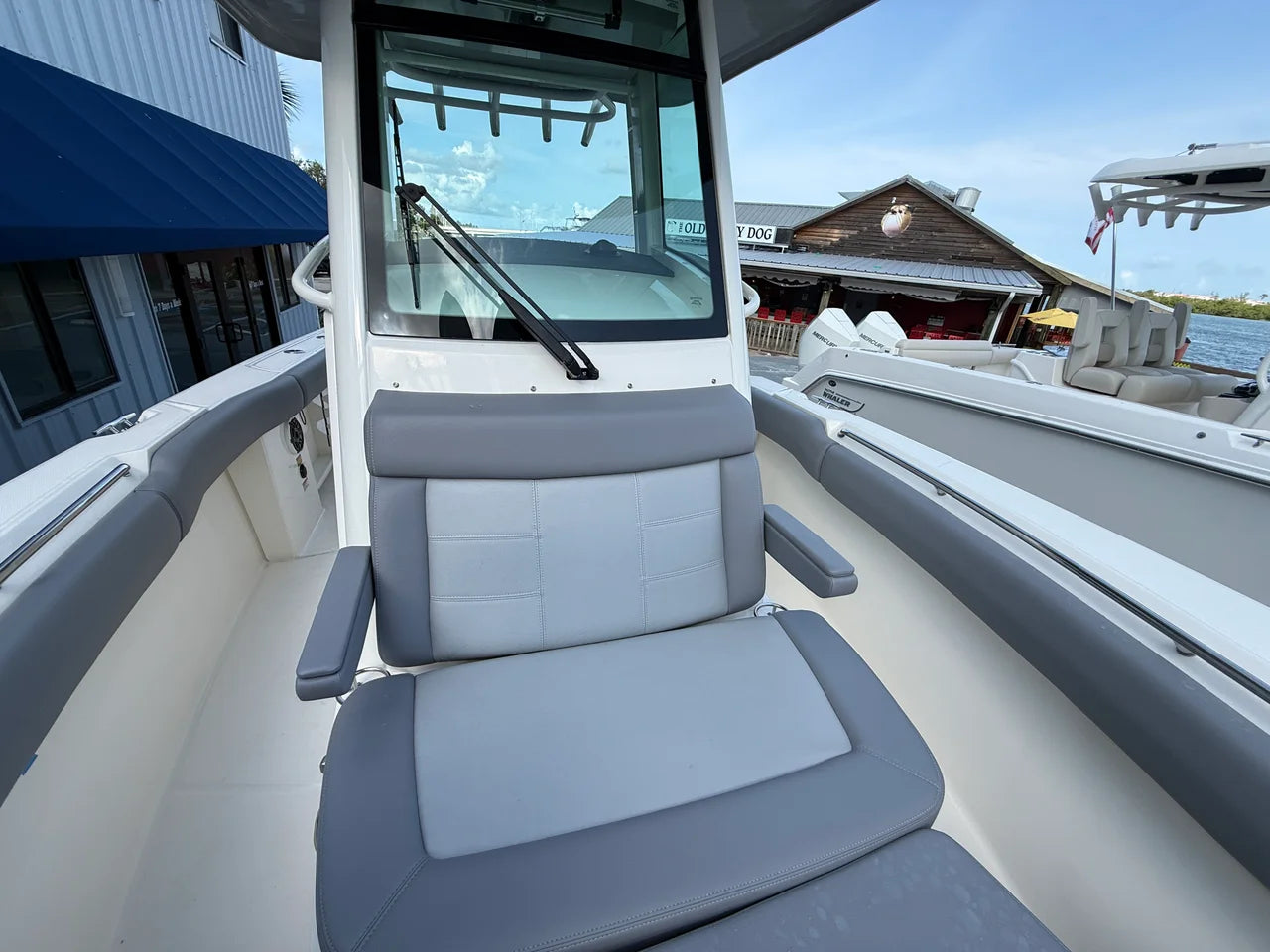 2027 Boston Whaler 250 Outrage 25.0 feet, Sarasota, FL #12