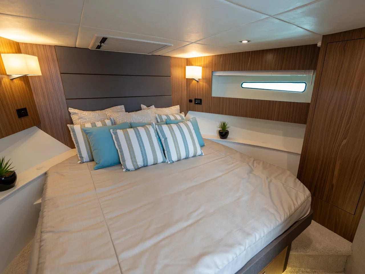 2026 Cruisers Yachts 42 Cantius 42.0 feet, Wrightsville Beach, North Carolina #10