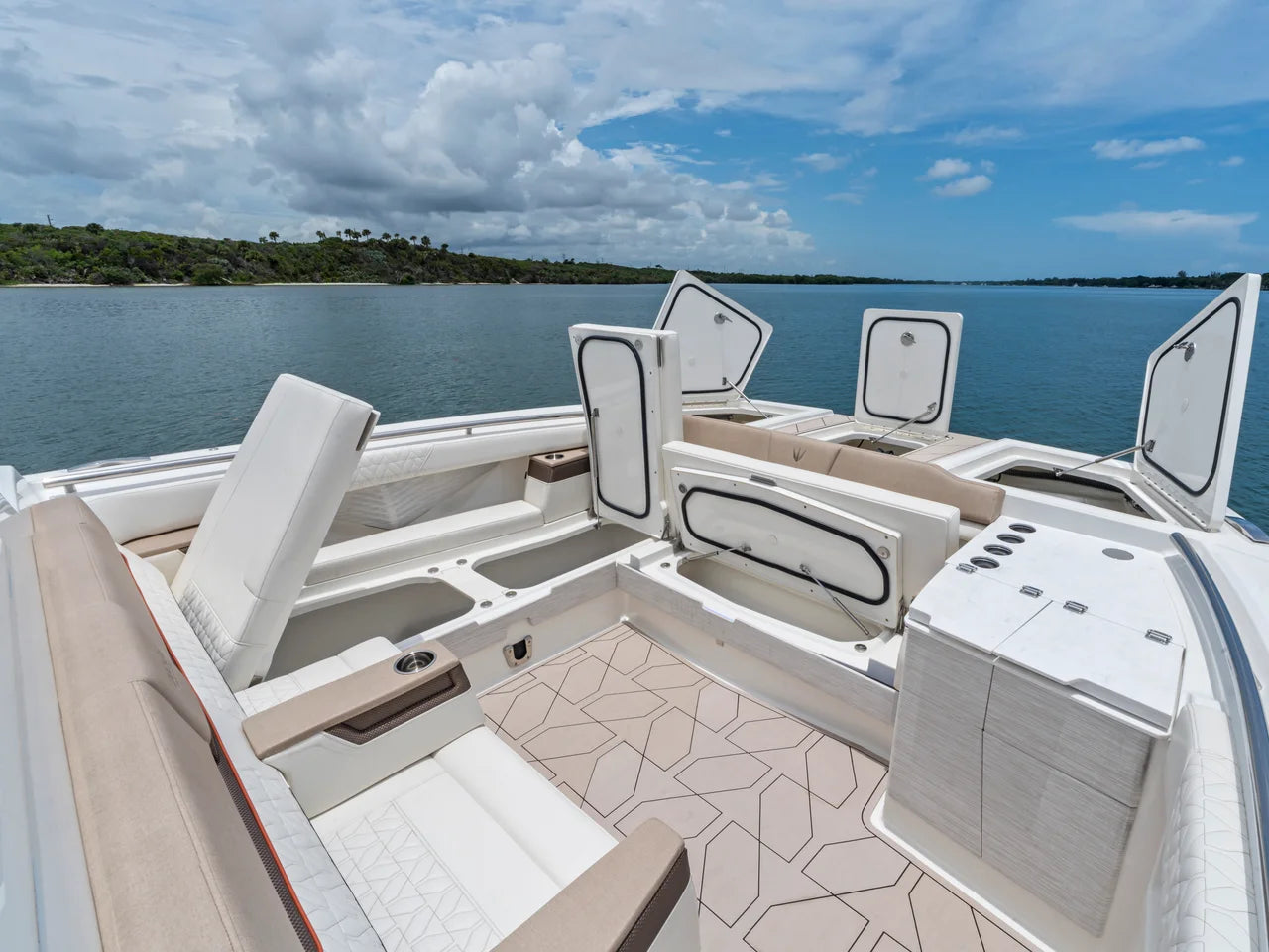 2027 Ducari 37 XIV 37.0 feet, Jupiter, Florida #60