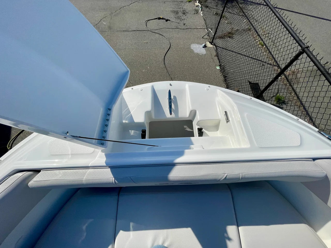 2026 Sea Ray SDX 250 Outboard 25.0 feet, Danvers, Massachusetts #18