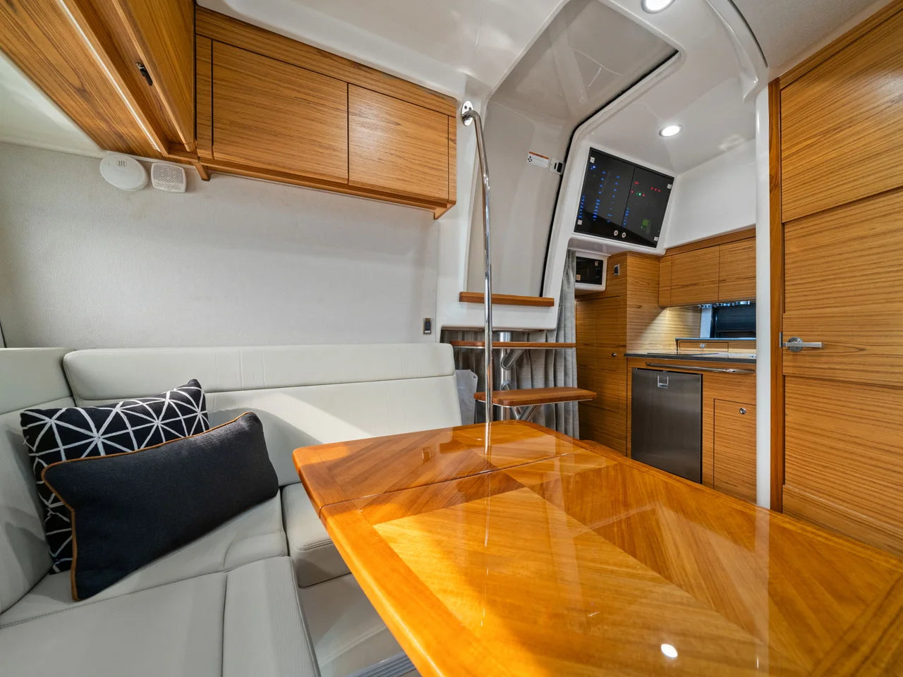 2022 Boston Whaler 405 40.0 feet, Naples, Florida #59