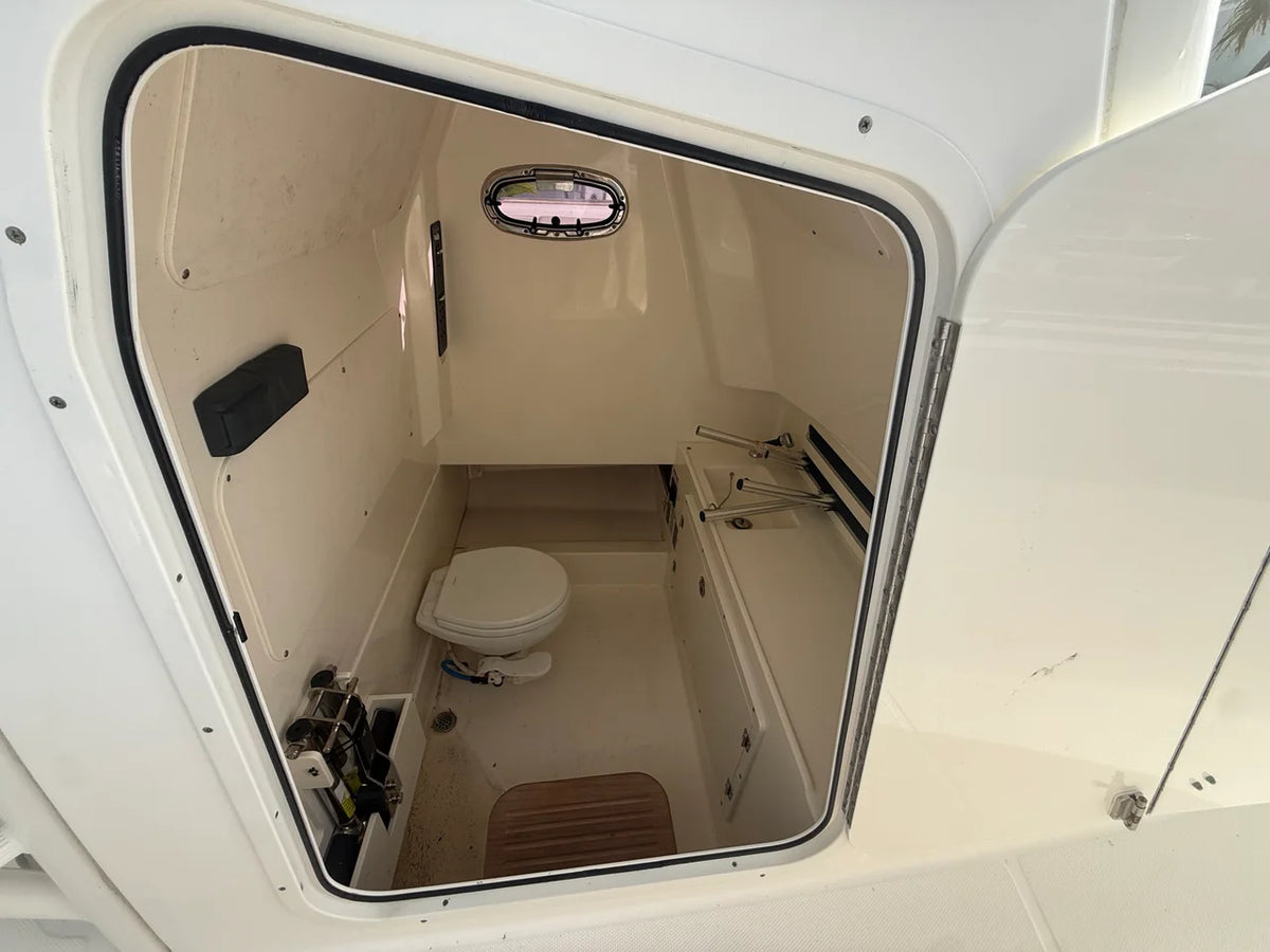 2017 Boston Whaler 330 OUTRAGE 33.0 feet, Islamorada, FL #12