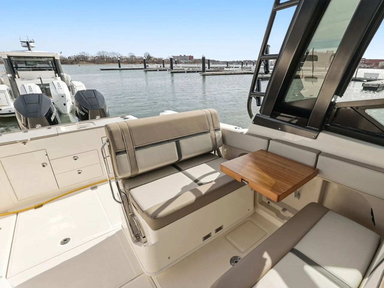 2026 Boston Whaler 330 Vantage 33.0 feet, Quincy, MA #12