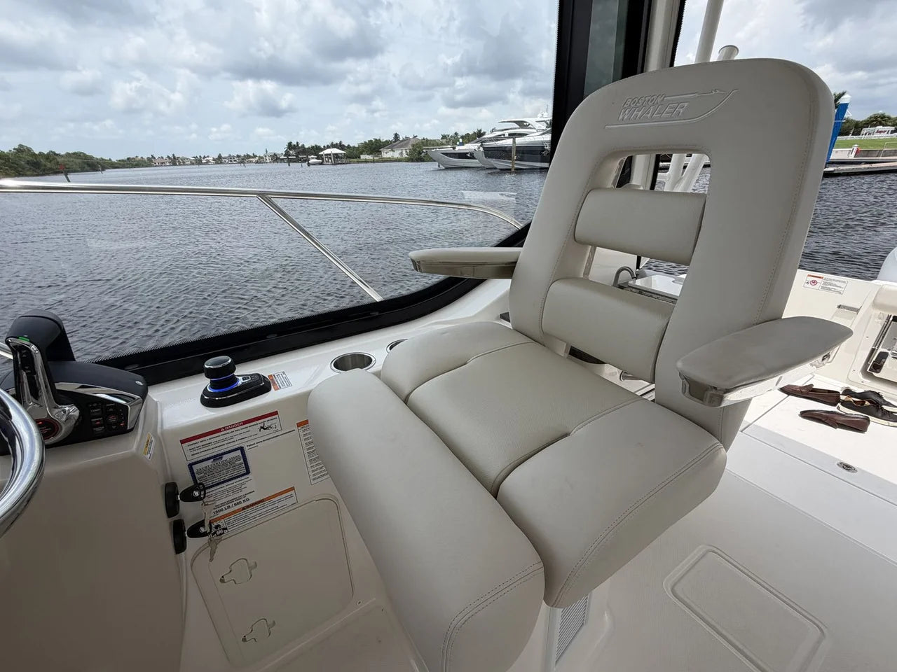 2027 Boston Whaler 325 Conquest 32.0 feet, Fort Myers, FL #20