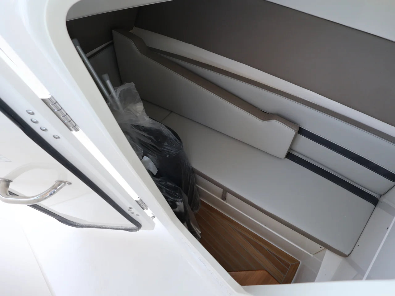 2026 Boston Whaler 330 Vantage 33.0 feet, Naples, Florida #36
