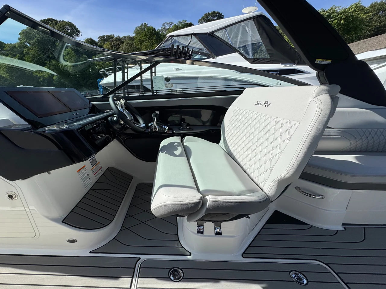 2026 Sea Ray SLX 280 Outboard 28.0 feet, Huntington, NY #17
