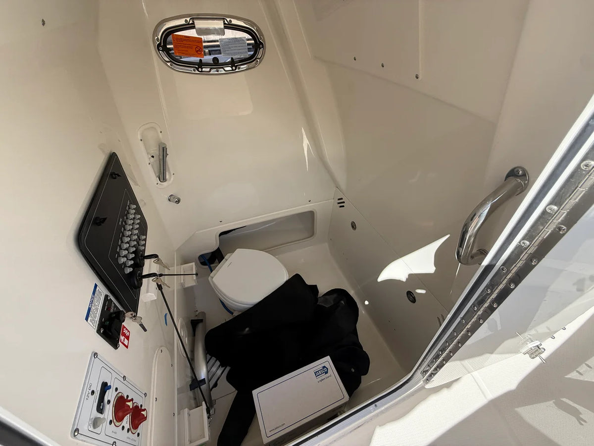 2027 Boston Whaler 250 Outrage 25.0 feet, Sarasota, FL #16