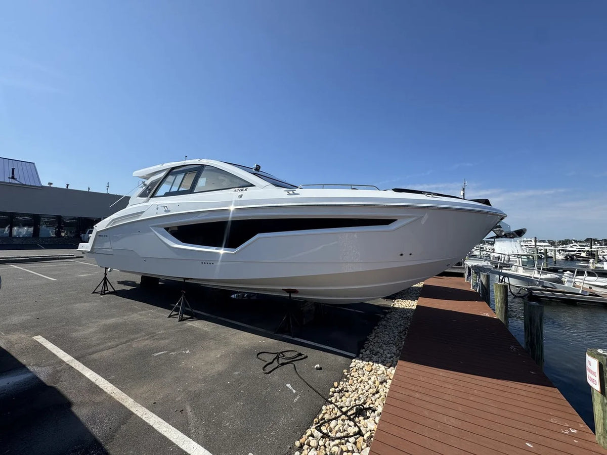 2027 Cruisers Yachts 42 GLS Outboard 42.0 feet, Brick Township, New Jersey #1