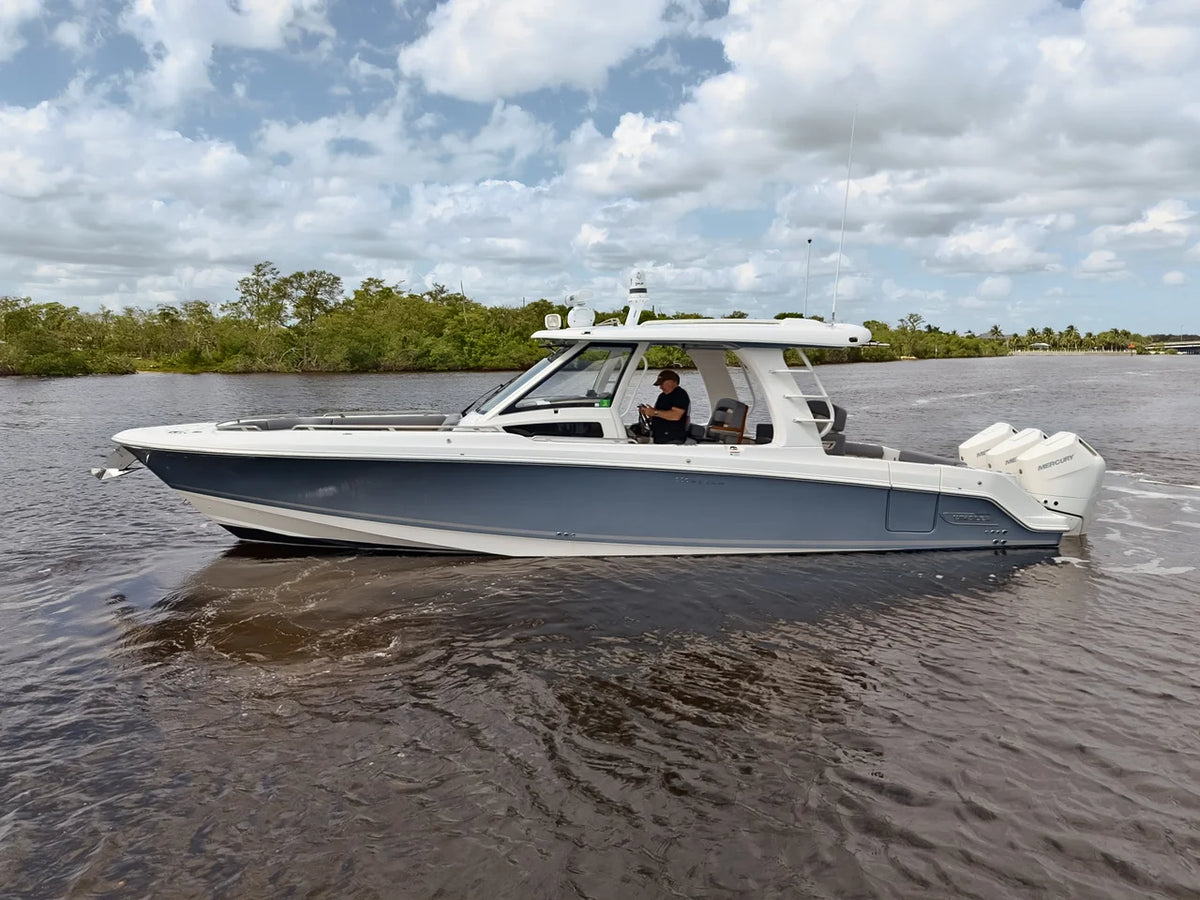 2025 Boston Whaler 350 REALM 35.0 feet, Stuart, Florida #2